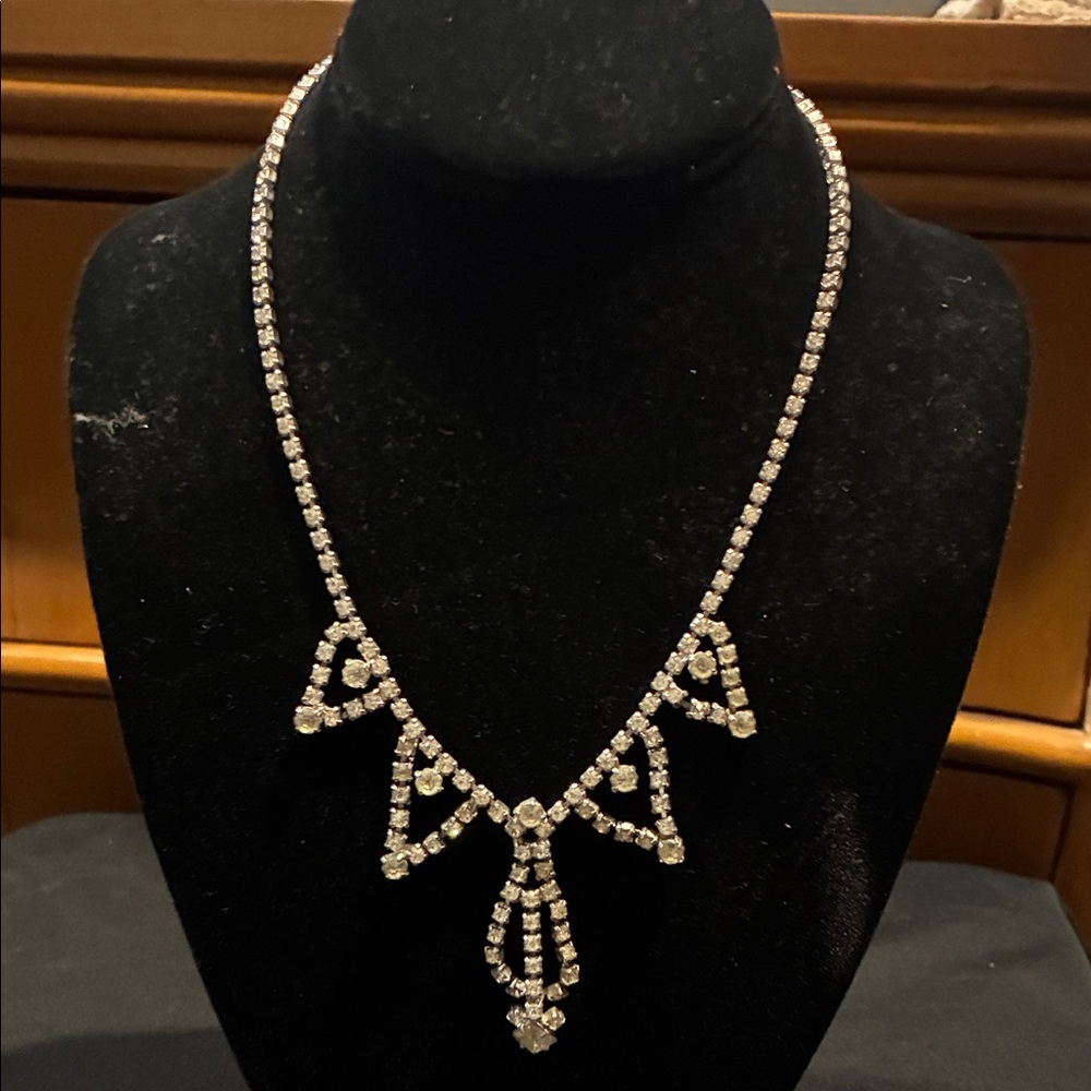 Vintage Elegant Silver Tone Necklace with Clear Rhinestone Accents